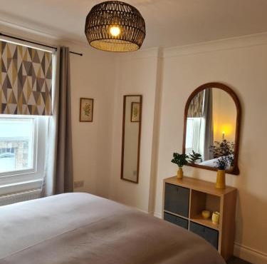 Beautiful Apartment 3 Mins To The Beach