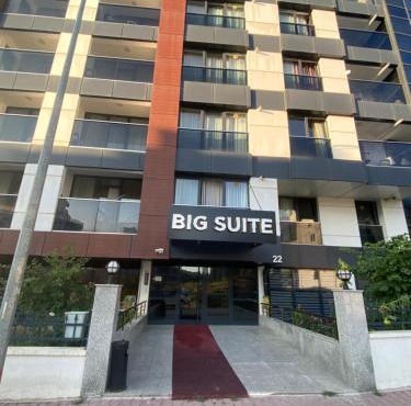 BIG SUITe