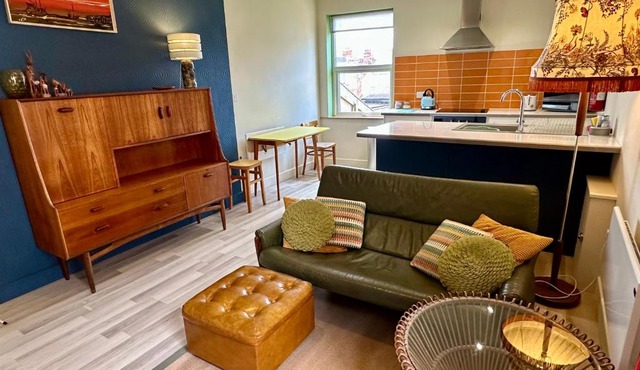 Binks - Seafront 1 bed first floor apartment