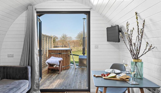 Bramley, Apple Tree Glamping, Nr Wells