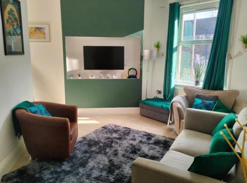 Canalside View House - Modern 11 Bed Retreat in the Yorkshire Dales