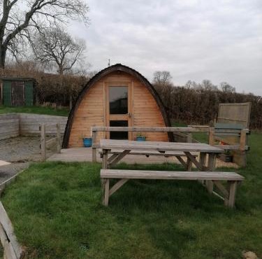 Castle View Glamping - 2 Cefn