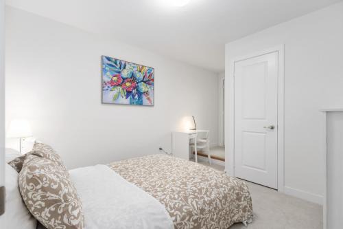 CEDAR Double Room with attached private Bathroom and Balcony in Toronto, ON, Canada