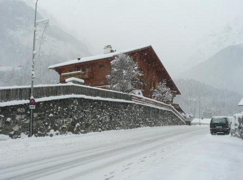 Celine 9, Champery