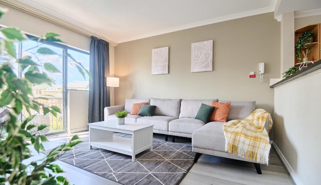 Central Perth Apartment with Pool