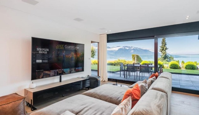 Charming and Spacious Residence in the Heart of Brent by GuestLee