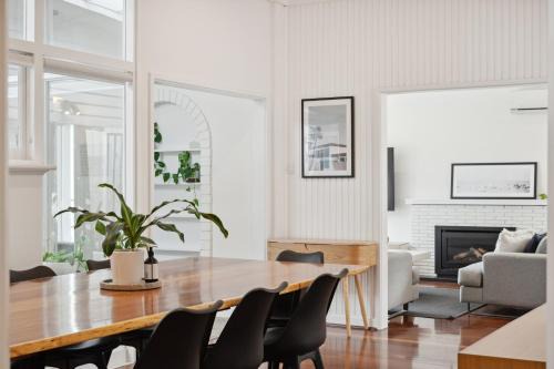 Coastal Charm 2 Bedroom with Space to Move