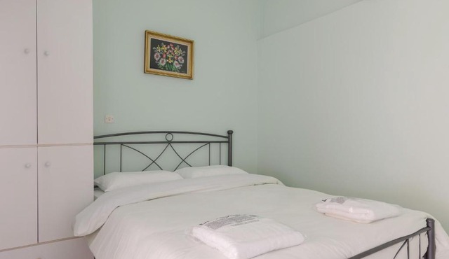 Comfy studio for 2 people in Pireus