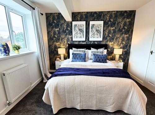 Cosy Staff, Large 6-bedroom Detached house
