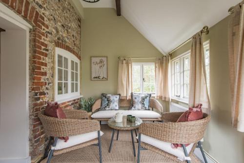 Crow Cottage by Bloom Stays
