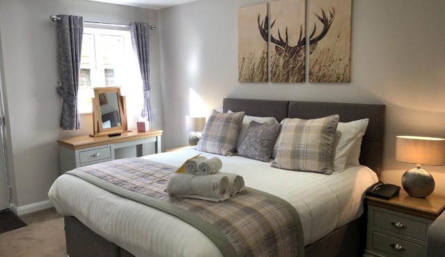 De Courceys Manor Suites & Cottages