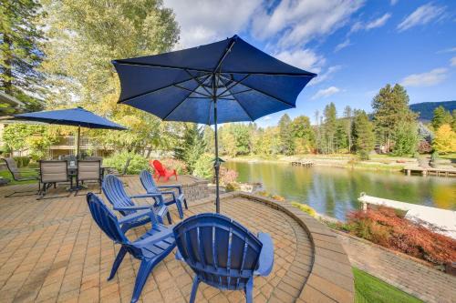 Expansive Waterfront Escape w/Kayaks + SUPs!