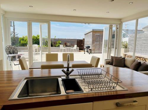Fabulous Beach Front Holiday Location - Pass the Keys