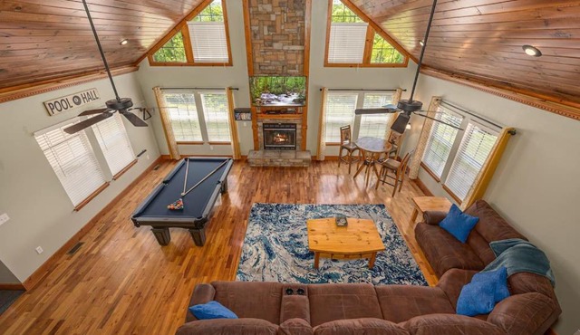 Lakefront with 3 King Beds, Pool Table, Arcade Barrel