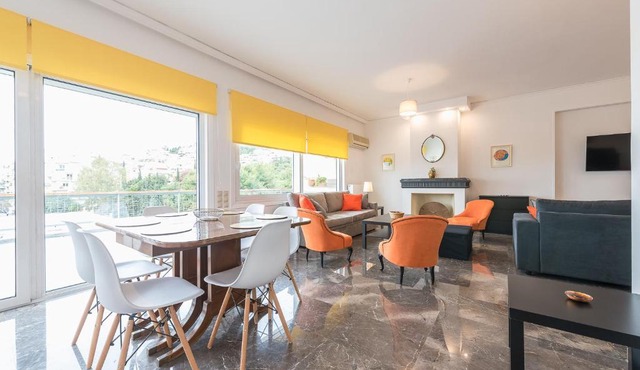 Luxury & Spacious Penthouse w/balcony in Kolonaki
