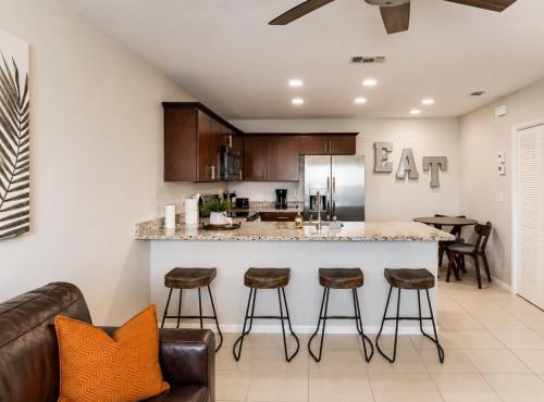 Marina Setting - Pets Welcome - Sleeps 4