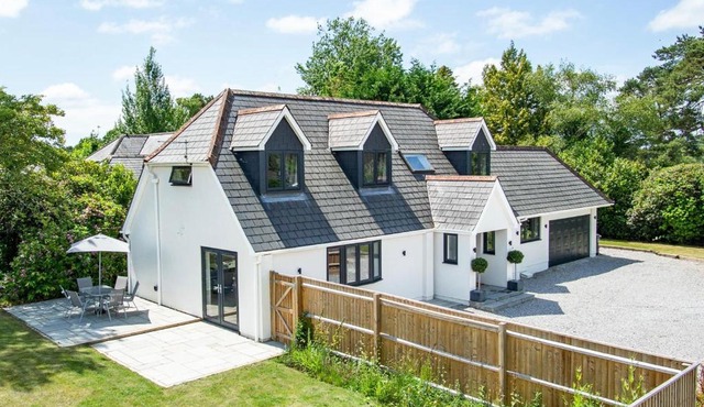NEW! Spacious 5BR Home - Parking Near New Forest
