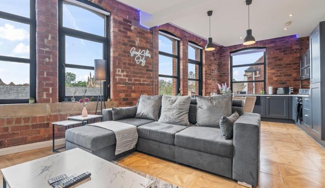 NY Style Exposed Brick Central 2BR Sleep 8
