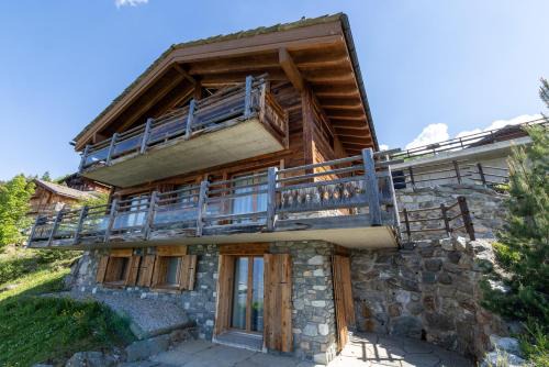 Oak Tree Chalet - on the ski slope - luxury!
