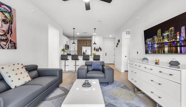 Peaceful 2BR by the Bay Pool and Coastal Vibes