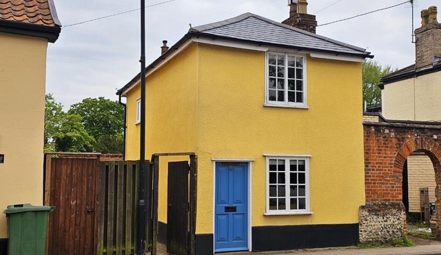 Perfectly Located Pretty Cottage
