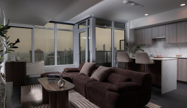 Rax Town - Two level Loft Condo with Skyline View beside CN tower and Rogers Center