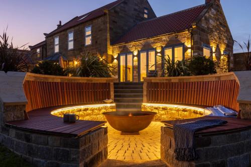 Sandfield House