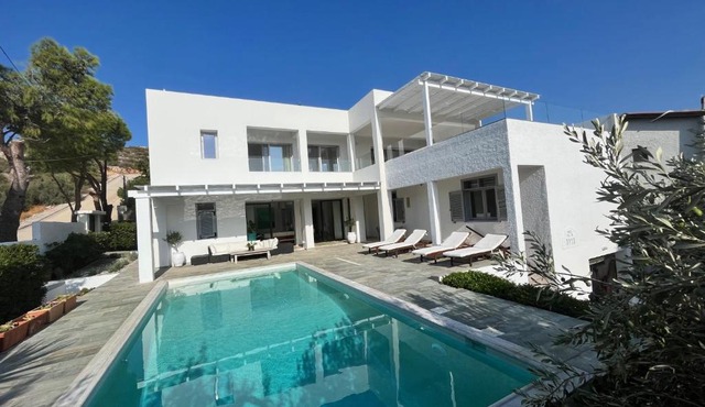 Saronida Boutique Villa Private Pool, Sea views, Lovely Gardens & Roof Terrace