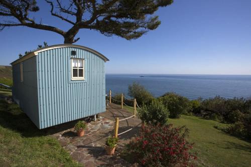 Shepherd's Hut Gorran Haven Panoramic Ocean Views