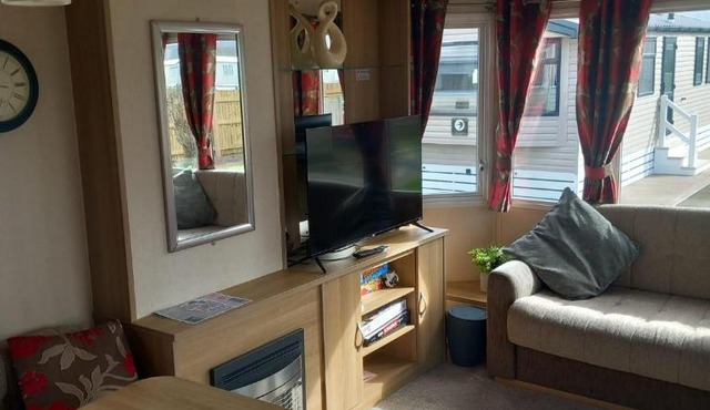 Spacious 8 Berth Caravan At Ty Mawr Holiday Park, North Wales Ref 86020D