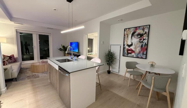 Spotless modern & bright 1 BR in North End Halifax