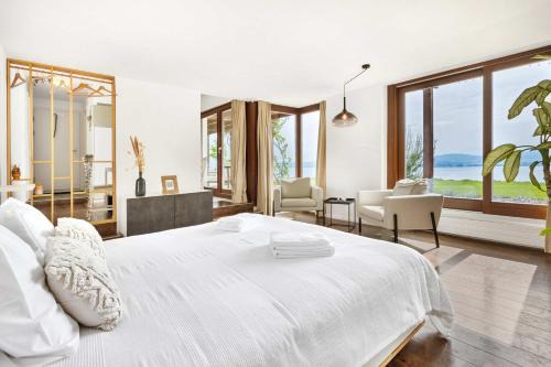 Studio with panoramic view
