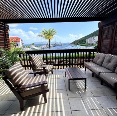 Stunning Seaside Condo on Sapphire Beach with Pool