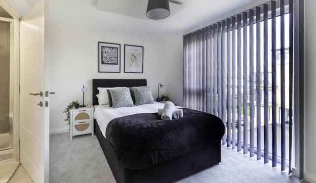 Stylish & Modern Flat 2 Min Walk to Ashford Outlet