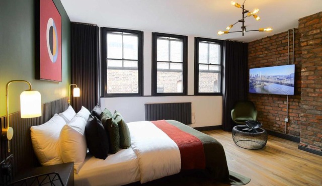 Stylish Northern Quarter Studio, Ideal for Leisure & Work Stays