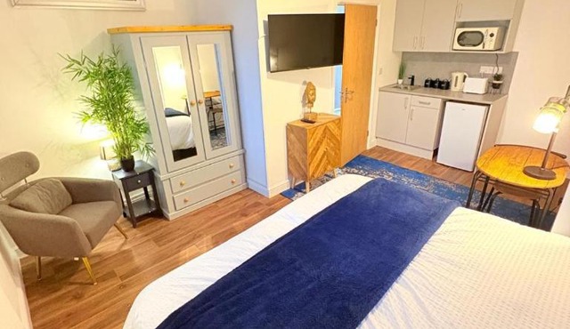 Stylish Studio 4,Weekly,Monthly stay deals,Parking,Contractors,NHS staff,Families,Relocators, nr Sandwell hosp