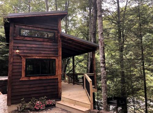 Theodore Tiny Cabin- RRG Hot Tub Pet Friendly