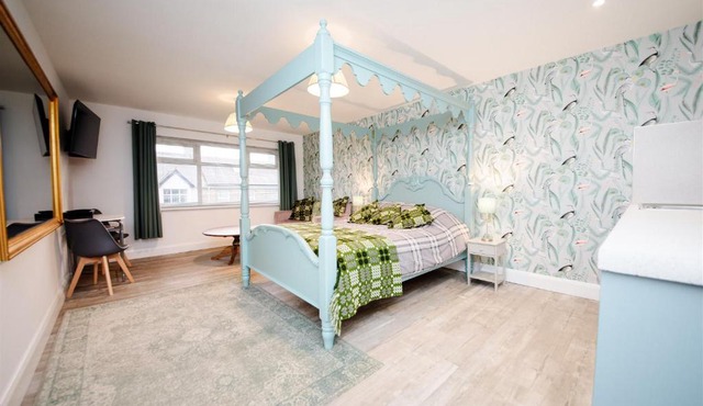 Traeth Rooms