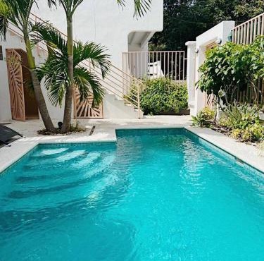 Tranquil Beachside Retreat with Private Pool in Garabito