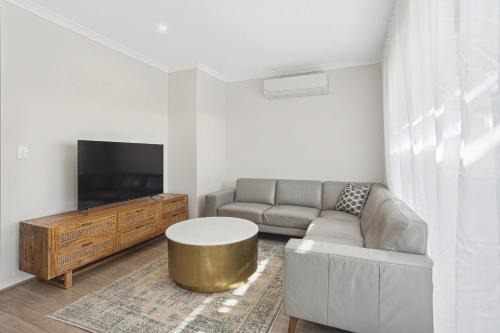 Tranquil Tree Views 2 Bedroom 2 Bathroom Apartment