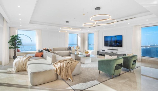 Ultimate 5BR Duplex Sky Villa with Private Pool and Panoramic Views by Exclusive Holiday Homes