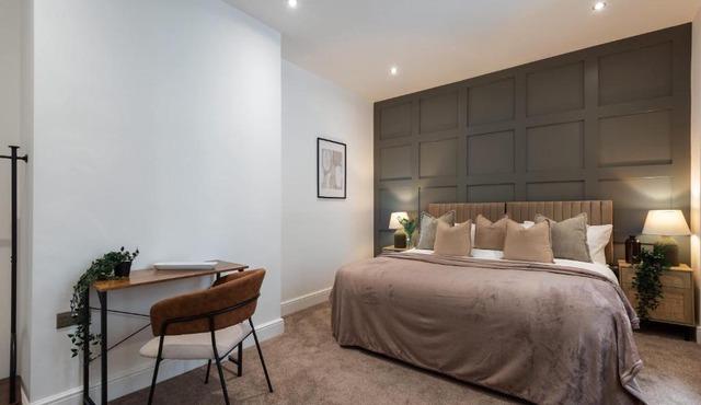 Unique Split-Level Apartment in Central Hull