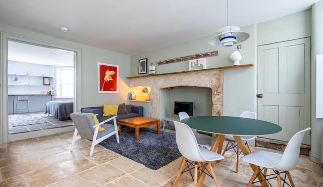 Walcot Apartment