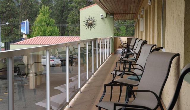 Waterfront Inn