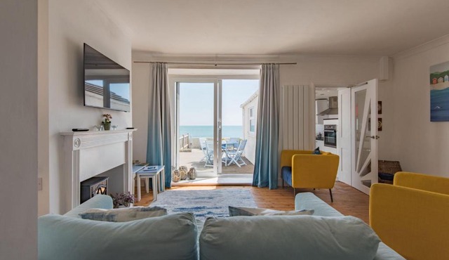 Wave Cottage by Bloom Stays