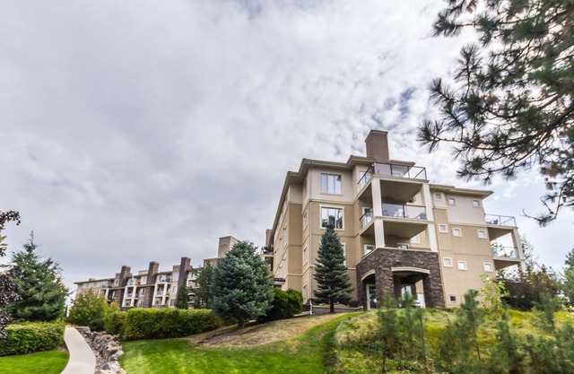 #2311 Pinnacle Pointe 2bed