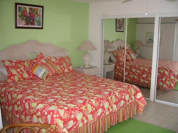 Luxury beachfront condo, Blue Tranquility at Sugar Beach