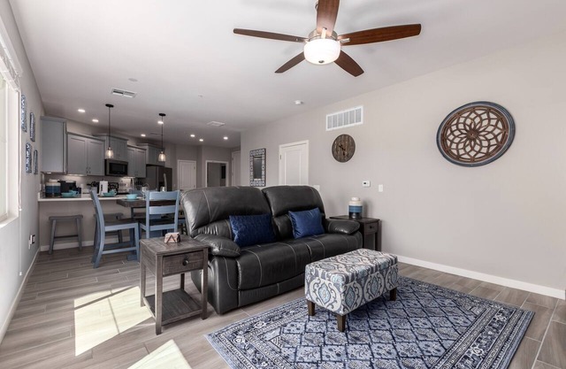 Resort Poolside! Private Patio! Peaceful The Cays Ocotillo with Amenities Galore!