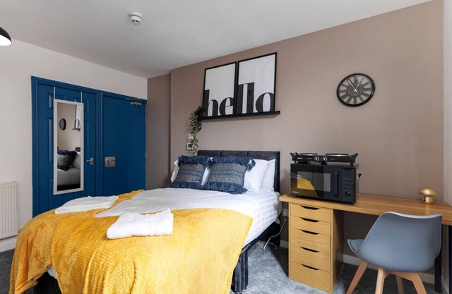 Studio 5 City Centre Fast WiFi Smart TV