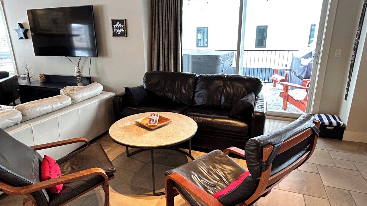 Photo of Livingroom in Apex Mountain